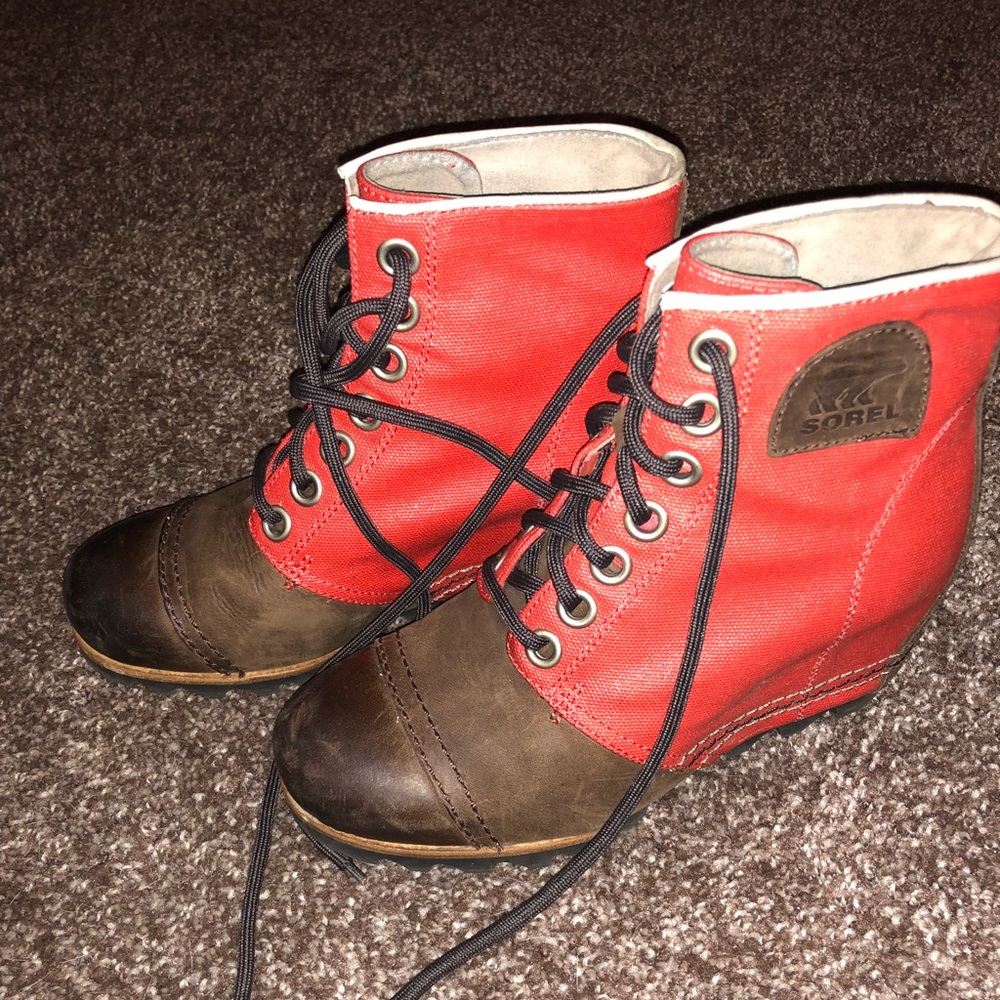 Coral red Sorel PDX premium wedge boots